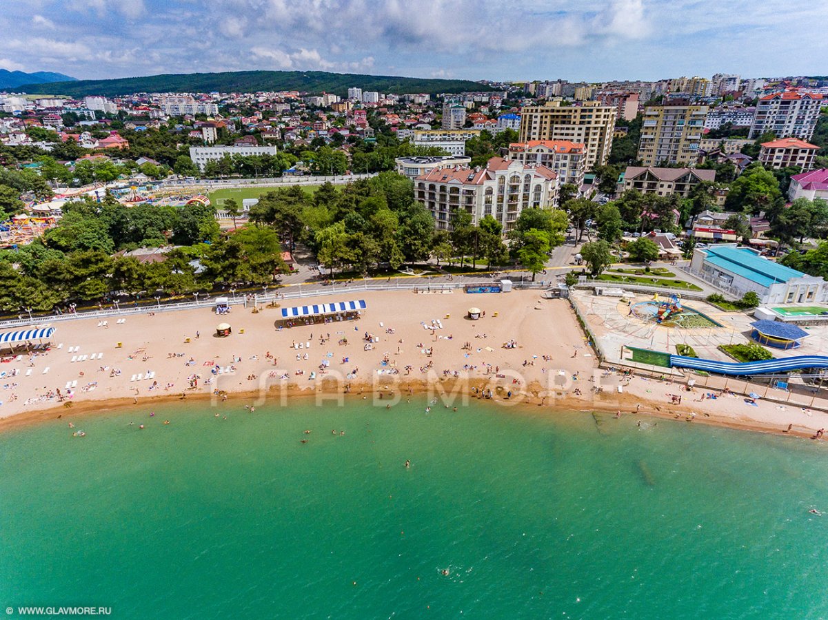 В геленджике есть песчаные пляжи