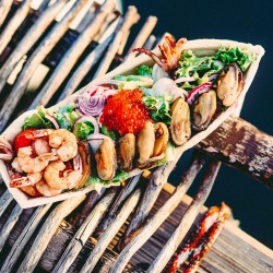 Отдых Геленджик : Ресторан на воде  "Хижина рыбака"